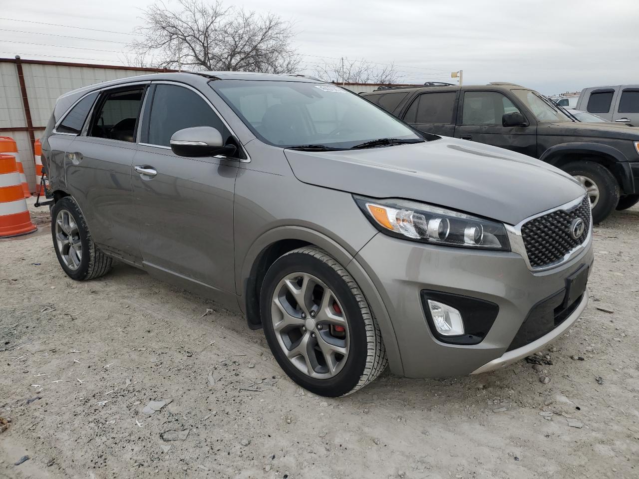 2018 Kia Sorento - Image 4