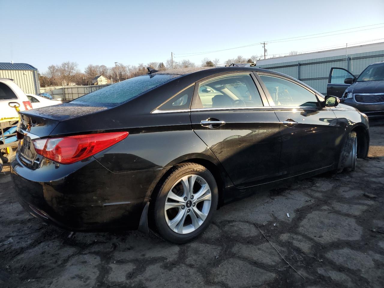 2011 Hyundai Sonata - Image 3