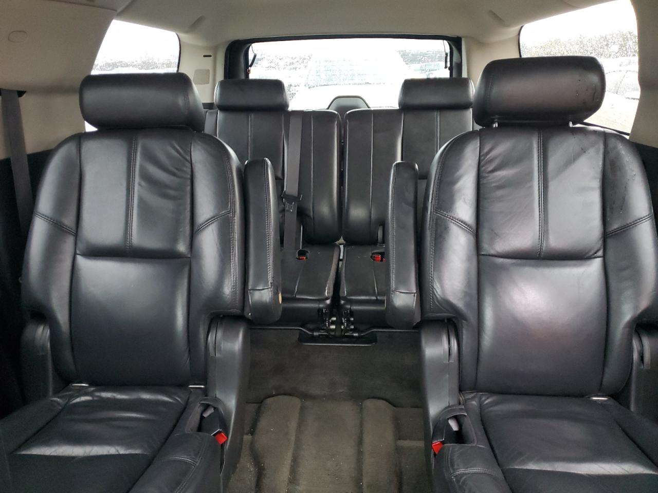 2007 GMC Yukon - Image 10