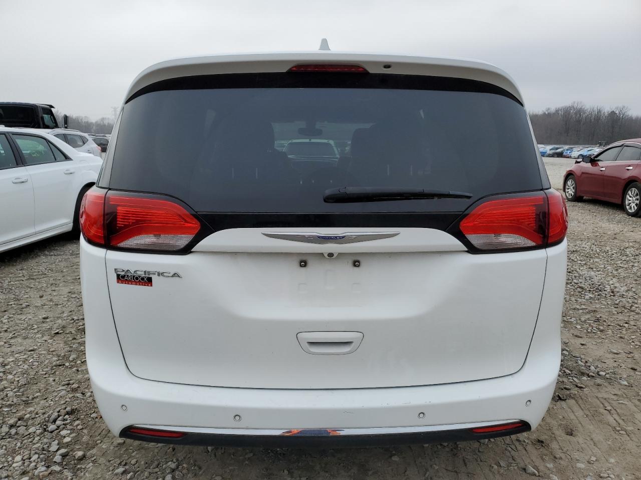 2020 Chrysler Pacifica - Image 6