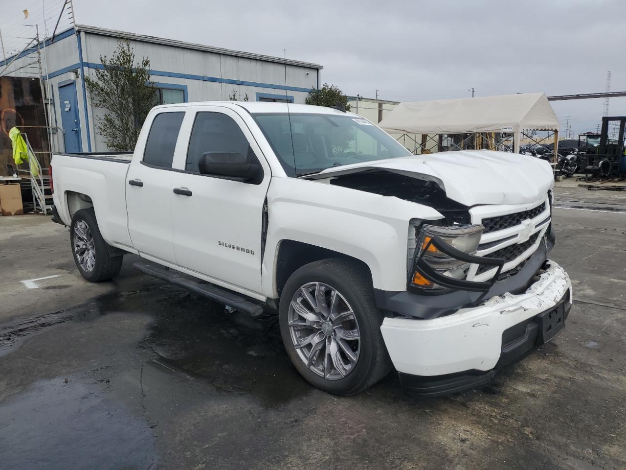 2015 Chevrolet Silverado - Image 4
