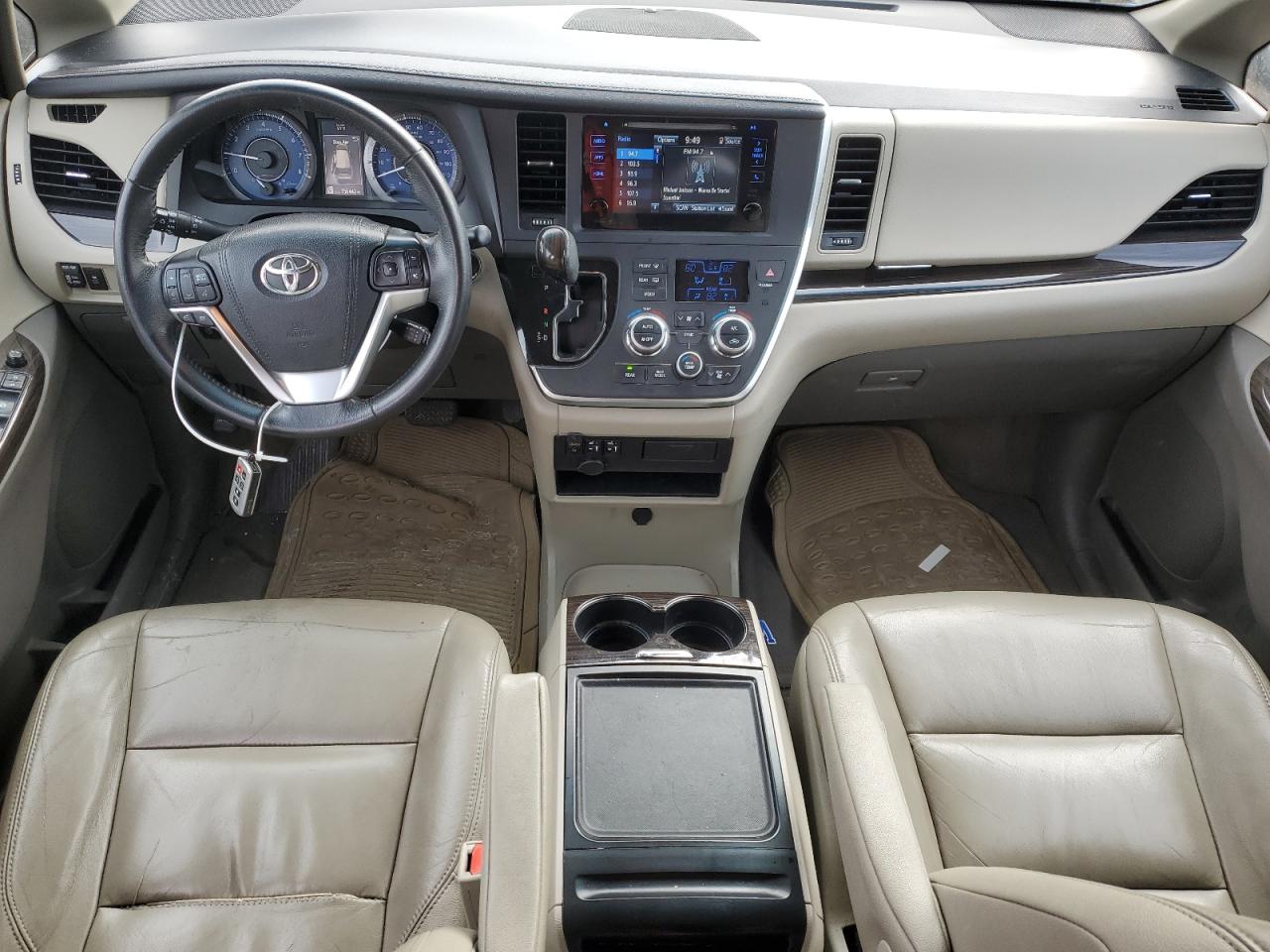 2015 Toyota Sienna - Image 8