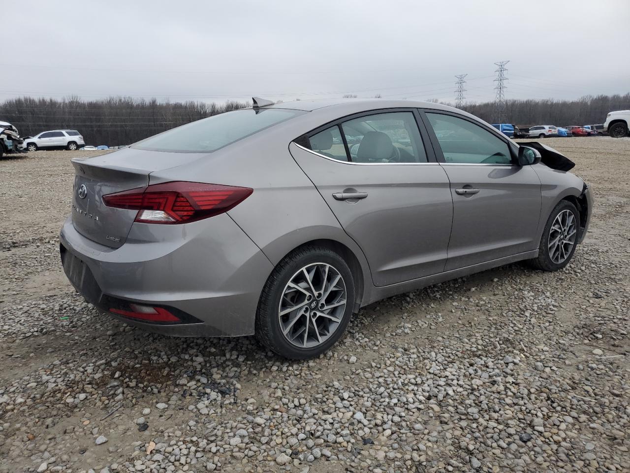 2020 Hyundai Elantra - Image 3