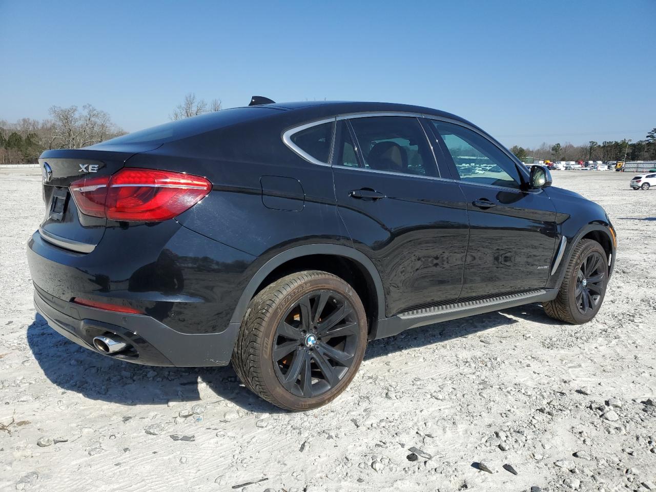 2015 BMW X6 - Image 3