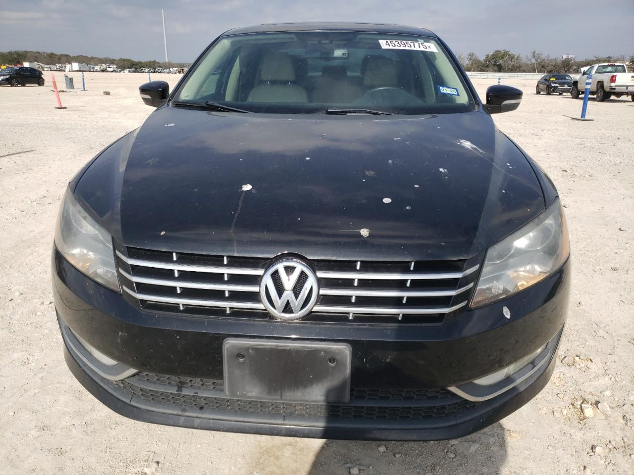 2014 Volkswagen Passat - Image 5