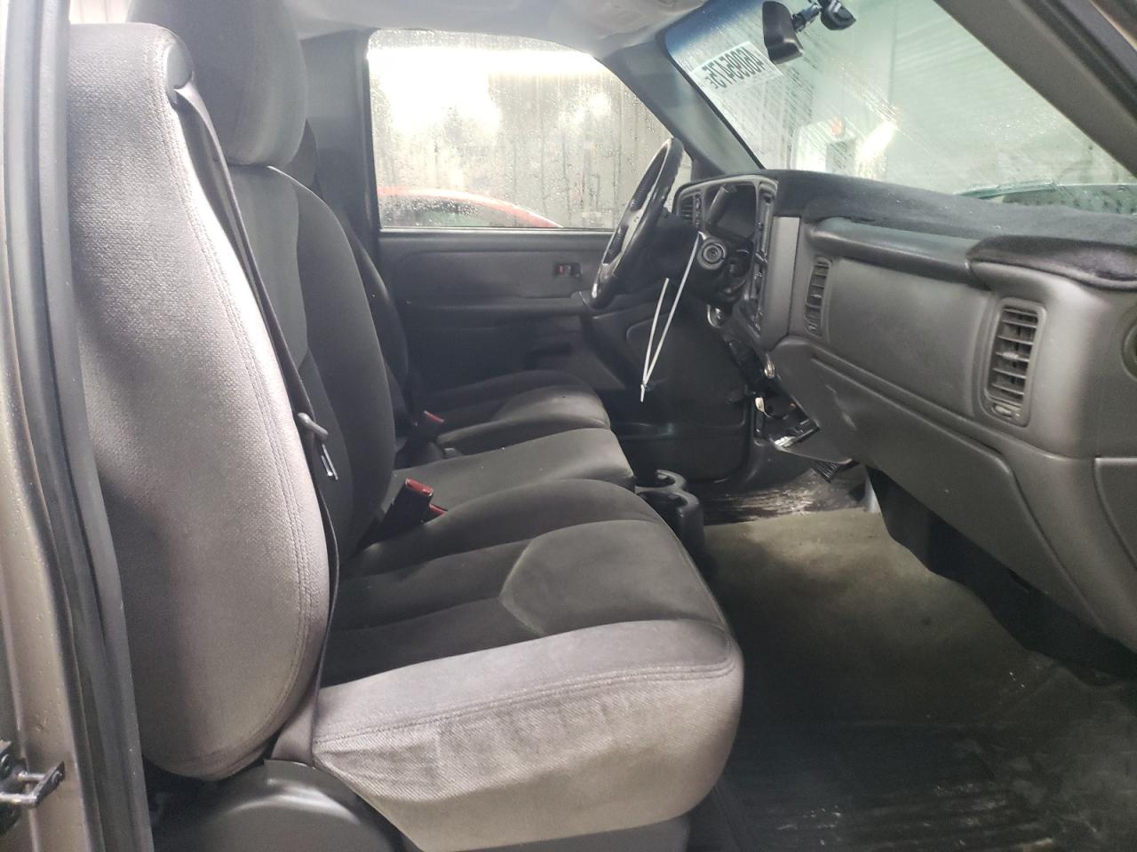 2003 GMC Sierra - Image 10