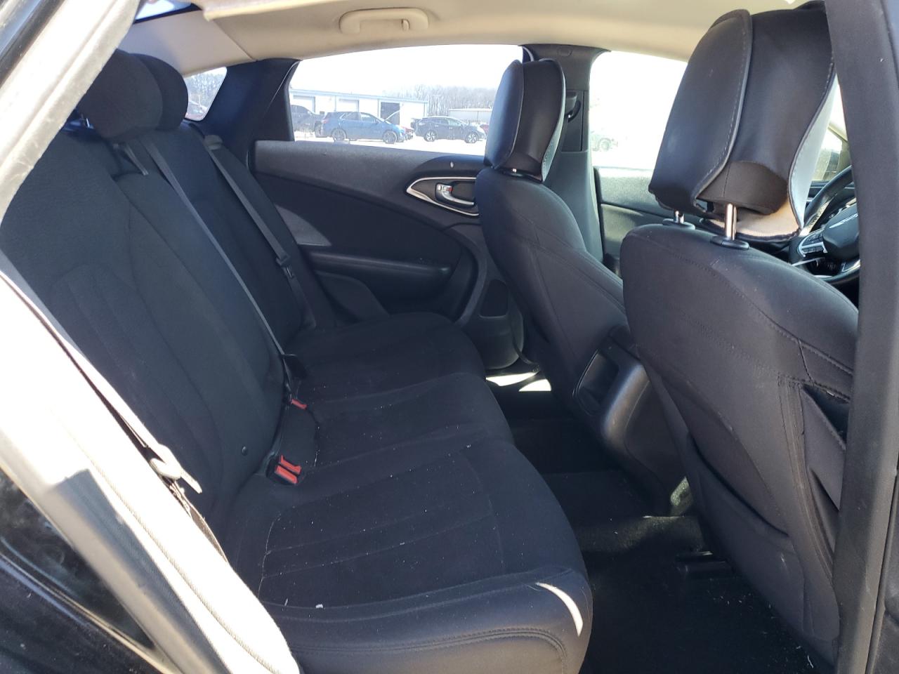 2015 Chrysler 200 - Image 10