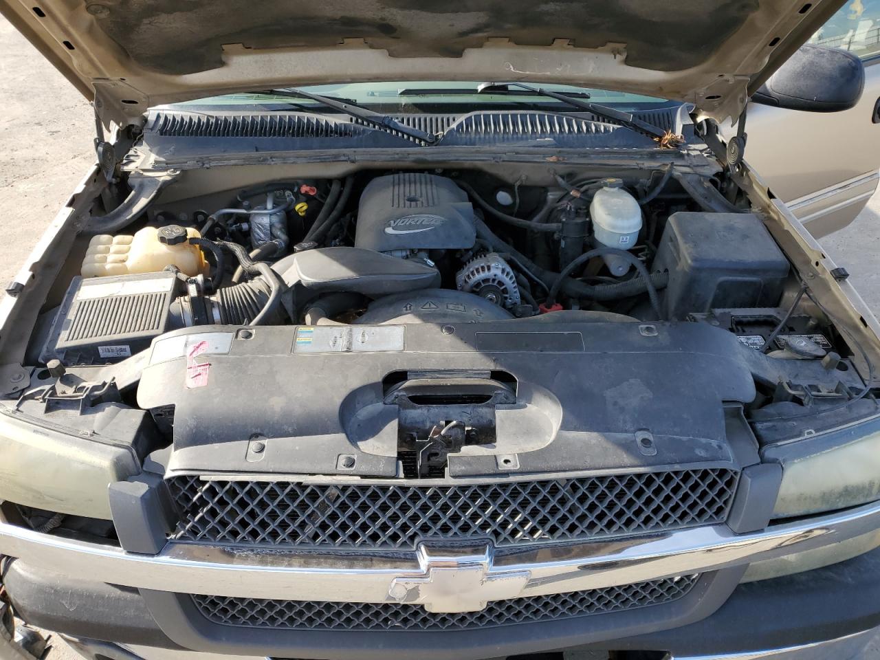 2004 Chevrolet Silverado - Image 12