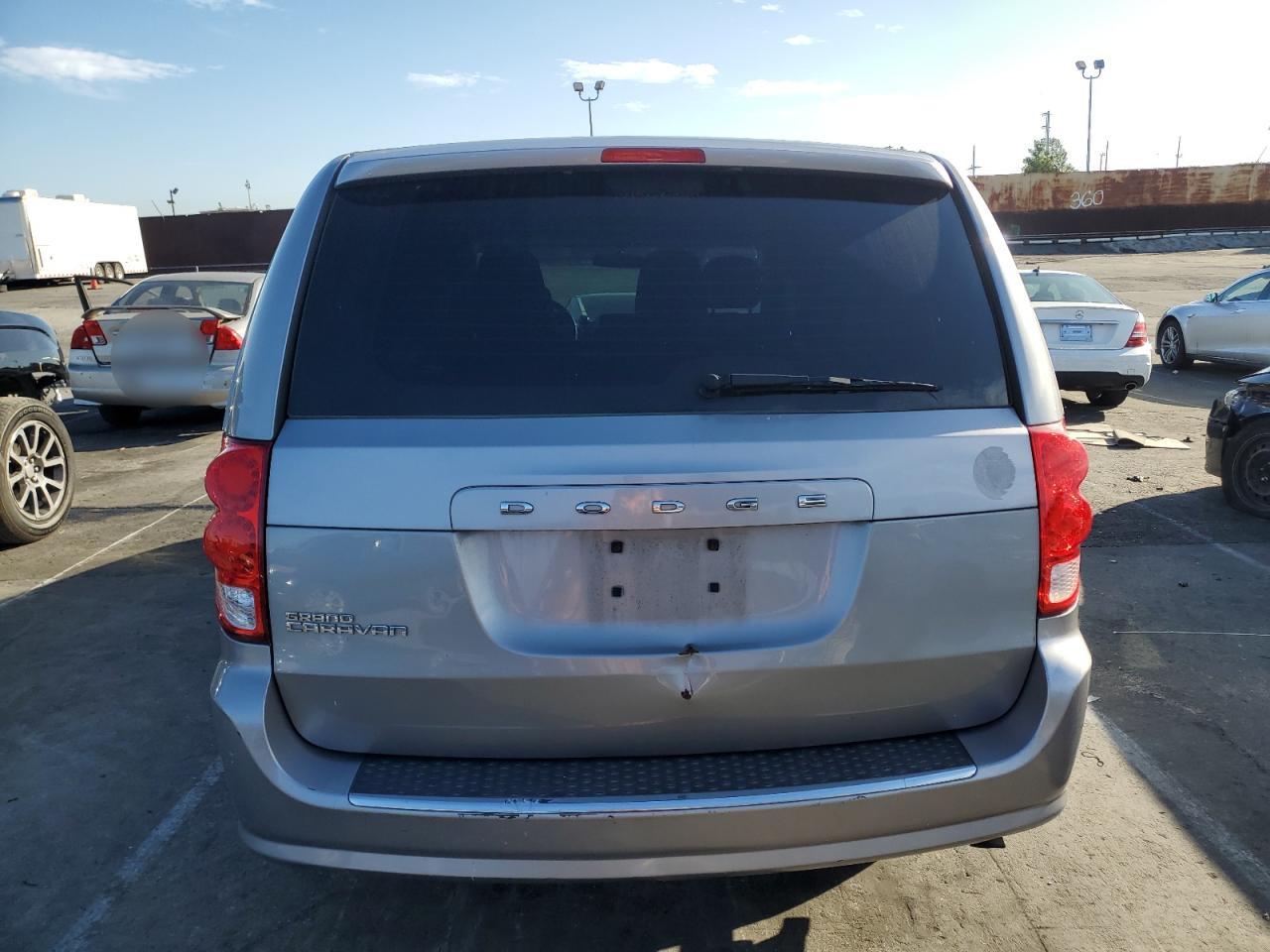2014 Dodge Caravan - Image 6