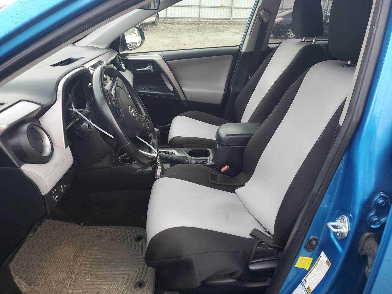 2017 Toyota RAV 4 - Image 7