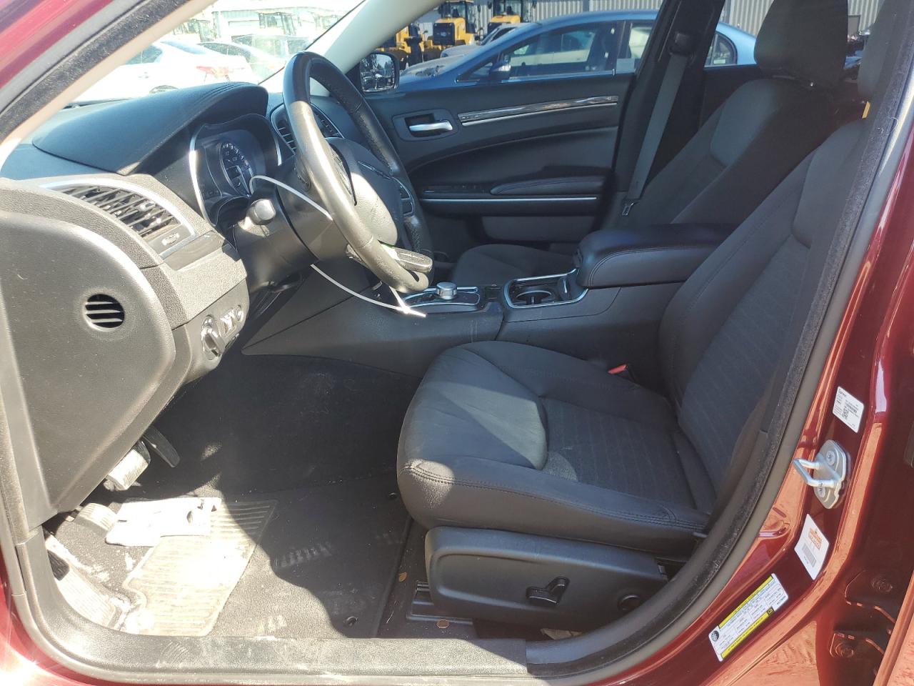 2019 Chrysler 300 - Image 7