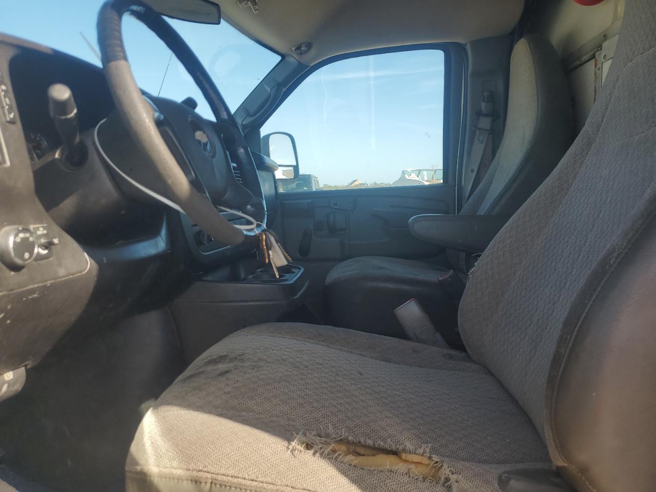 2013 Chevrolet Express - Image 11