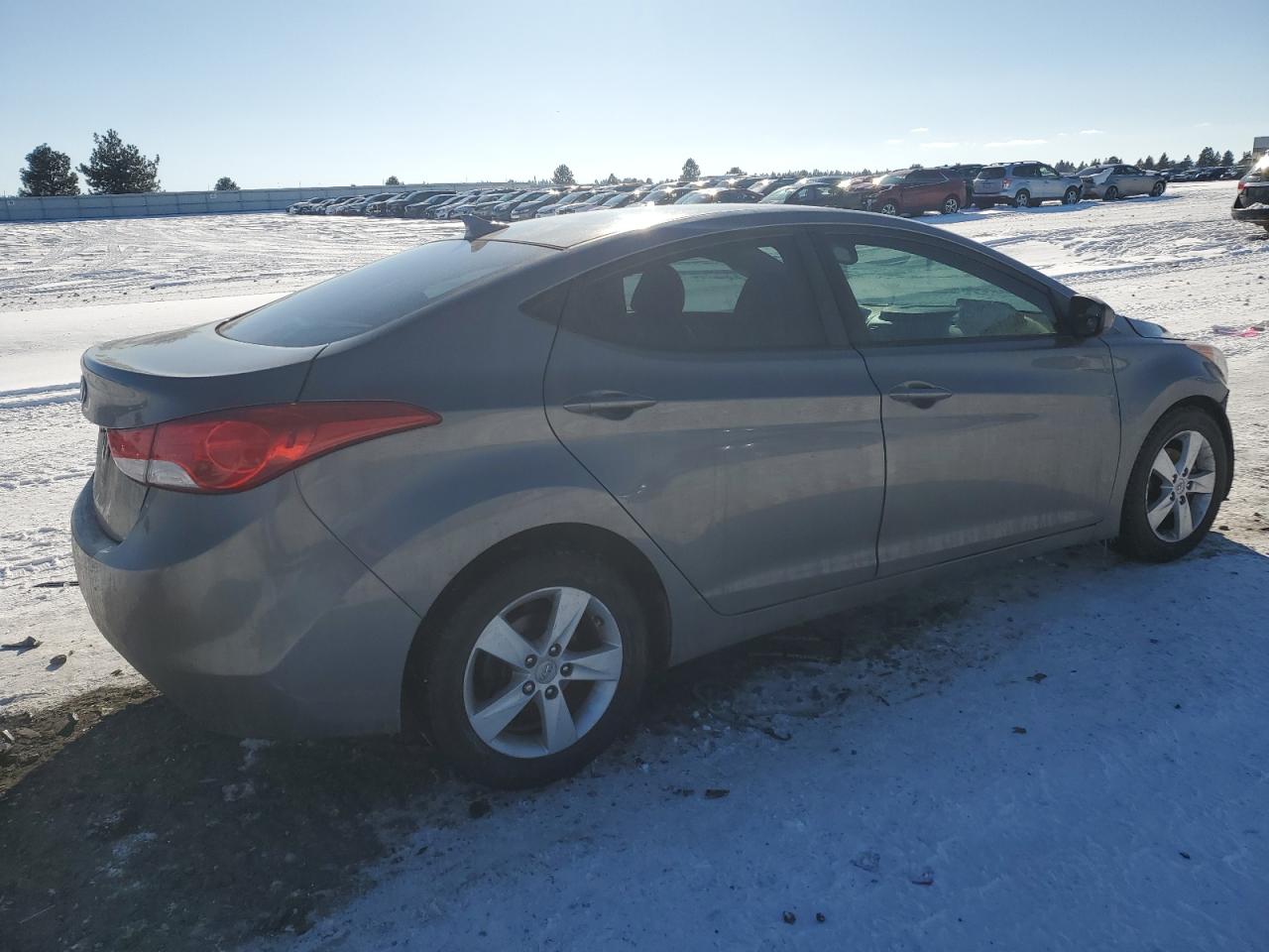 2013 Hyundai Elantra - Image 3