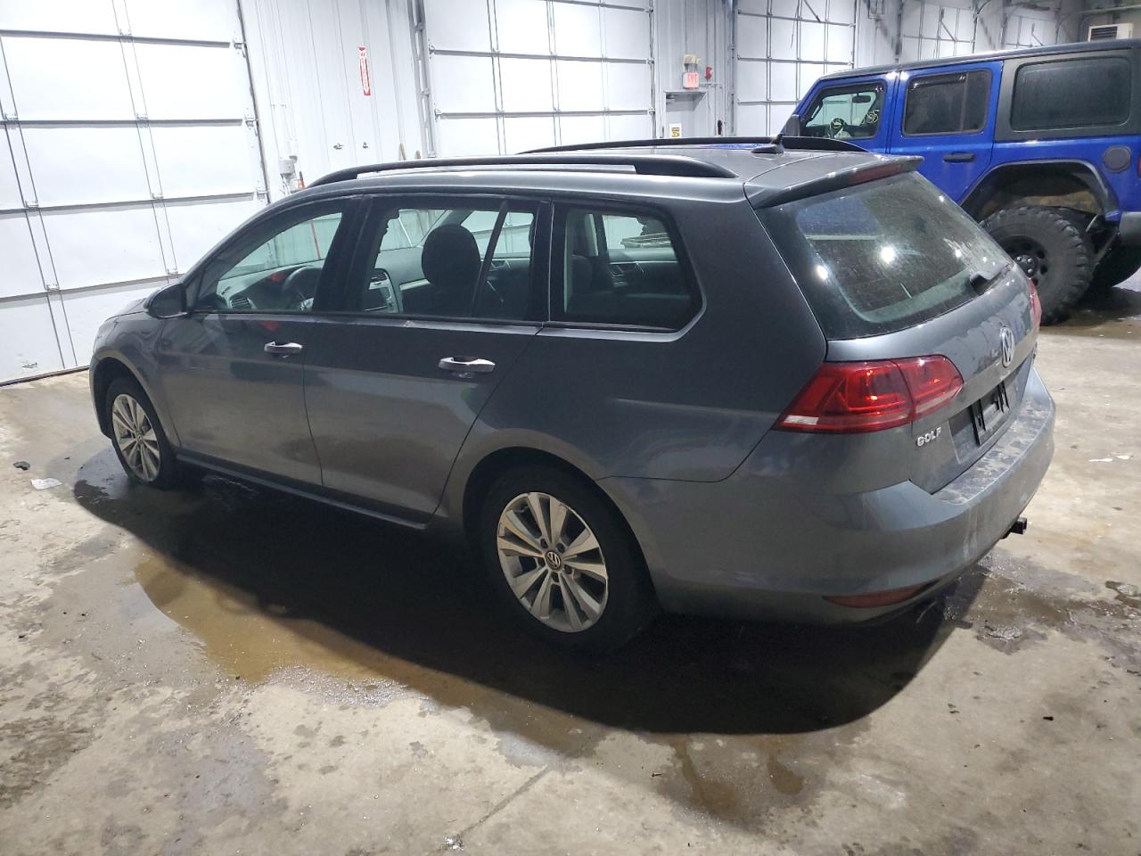 2017 Volkswagen Golf - Image 2