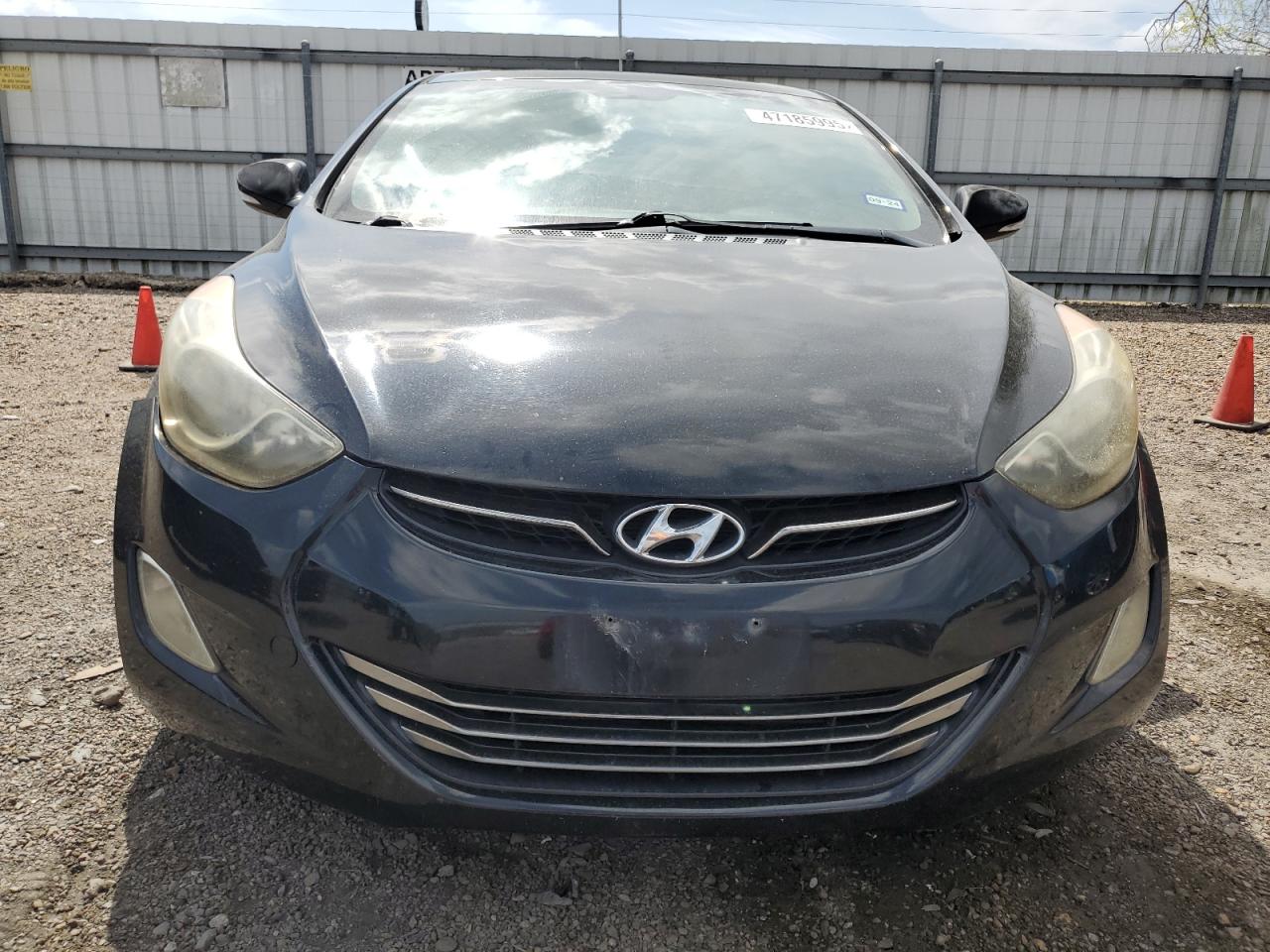 2011 Hyundai Elantra - Image 5