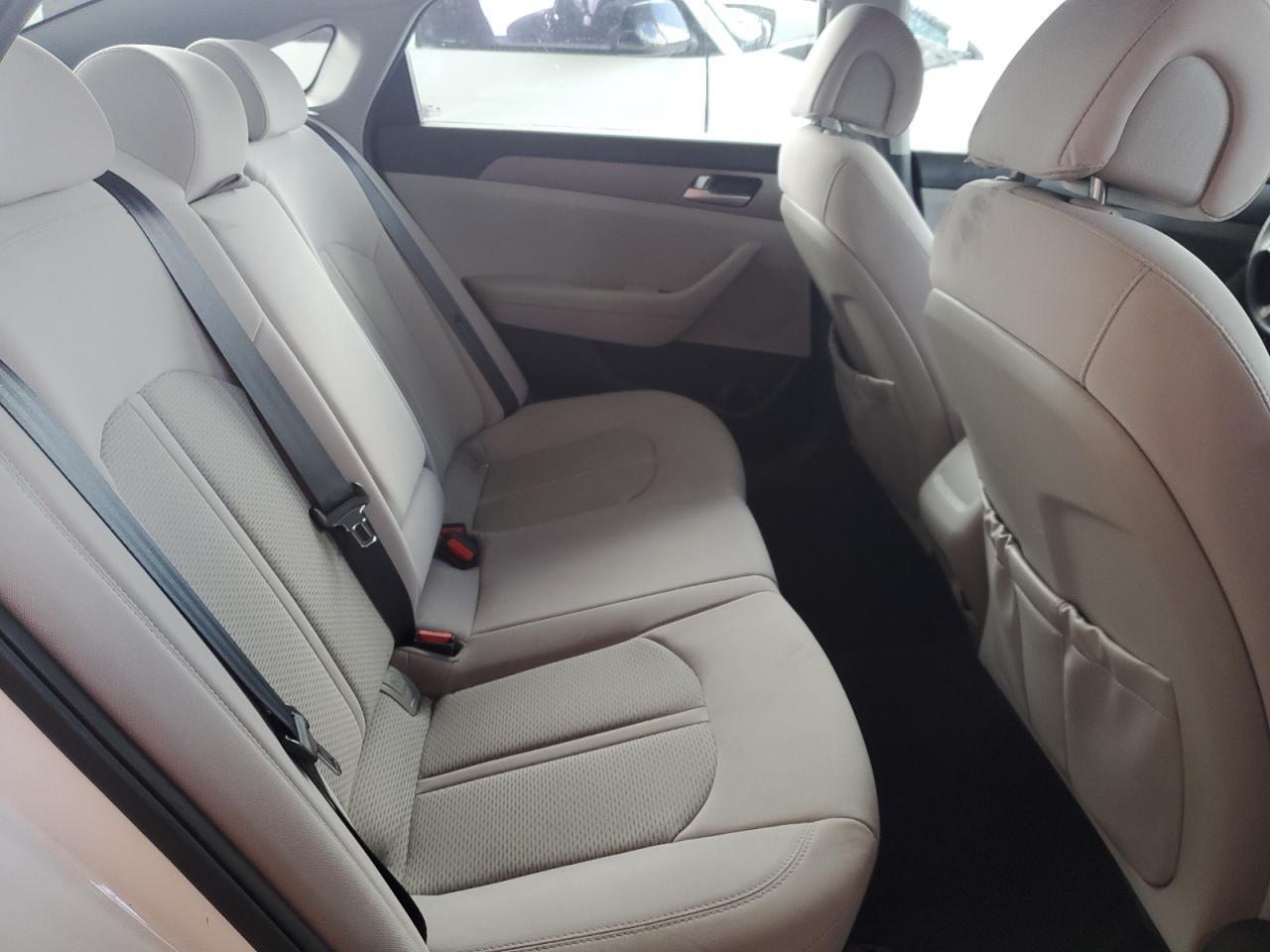 2016 Hyundai Sonata - Image 10