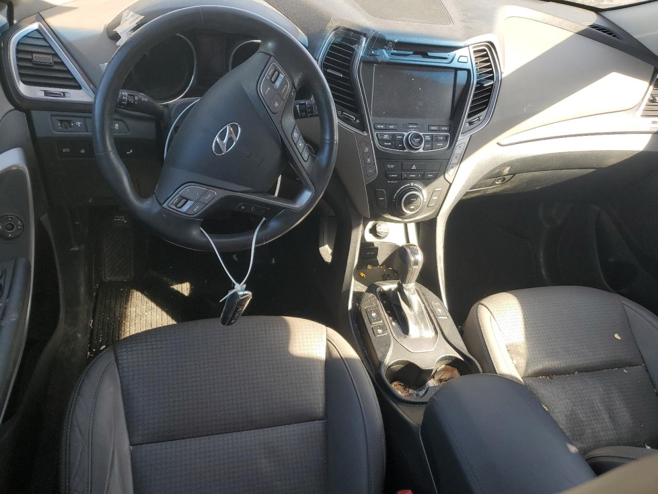 2014 Hyundai Santa Fe - Image 8