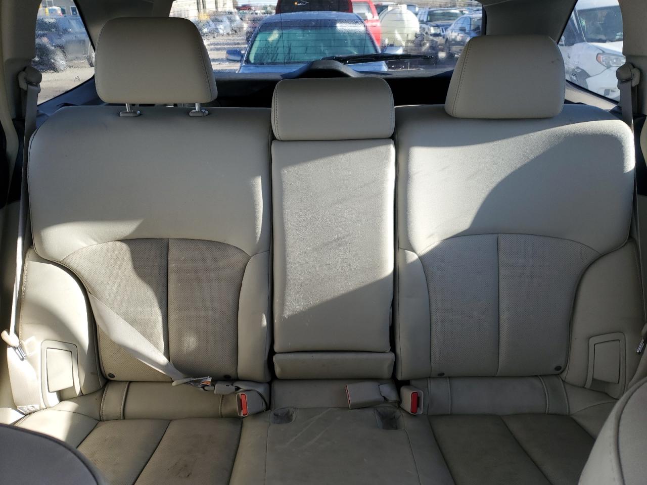 2011 Subaru Outback - Image 10