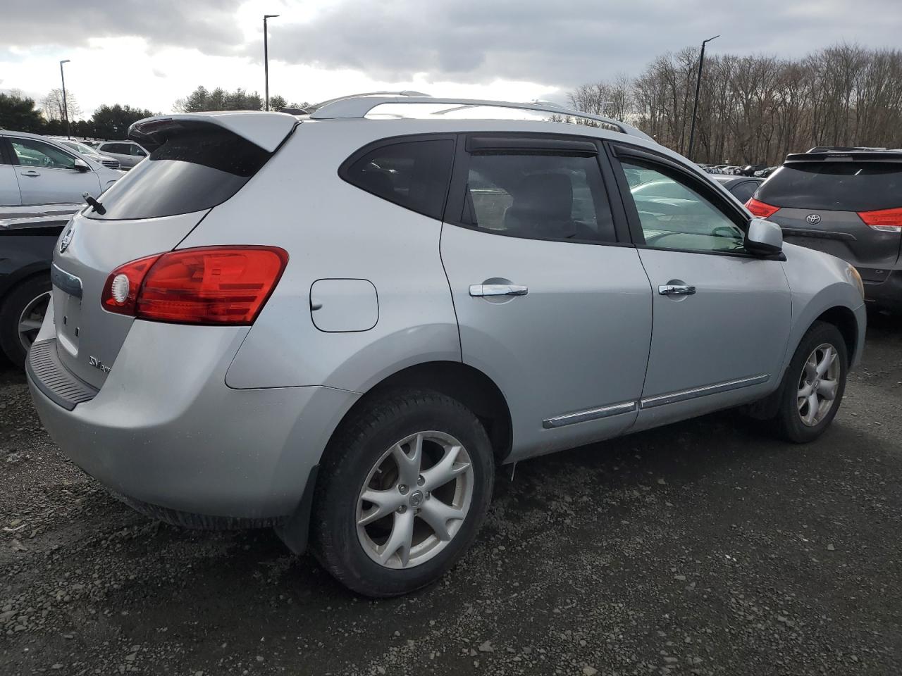 2011 Nissan Rogue - Image 3
