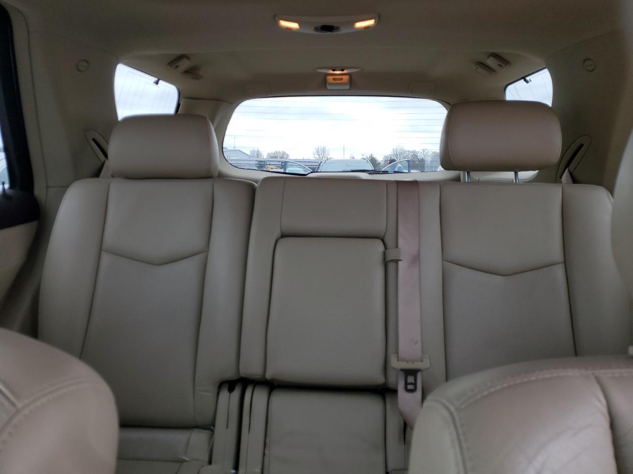 2007 Cadillac SRX - Image 10