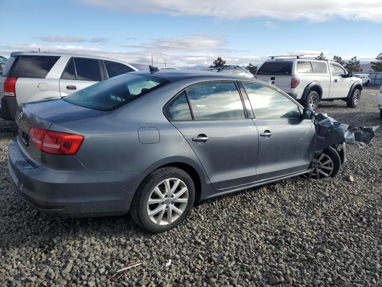 2015 Volkswagen Jetta - Image 3