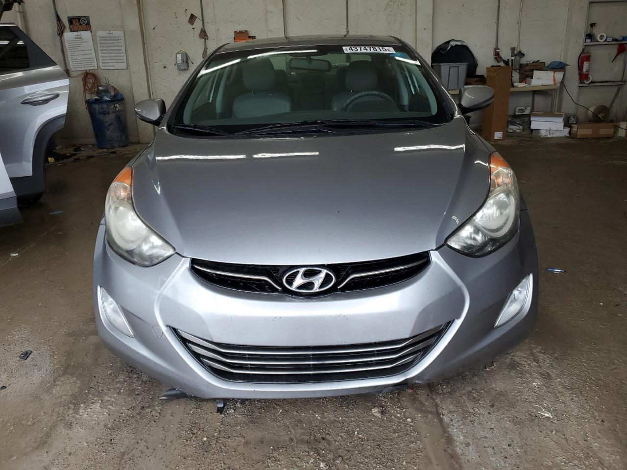 2012 Hyundai Elantra - Image 5