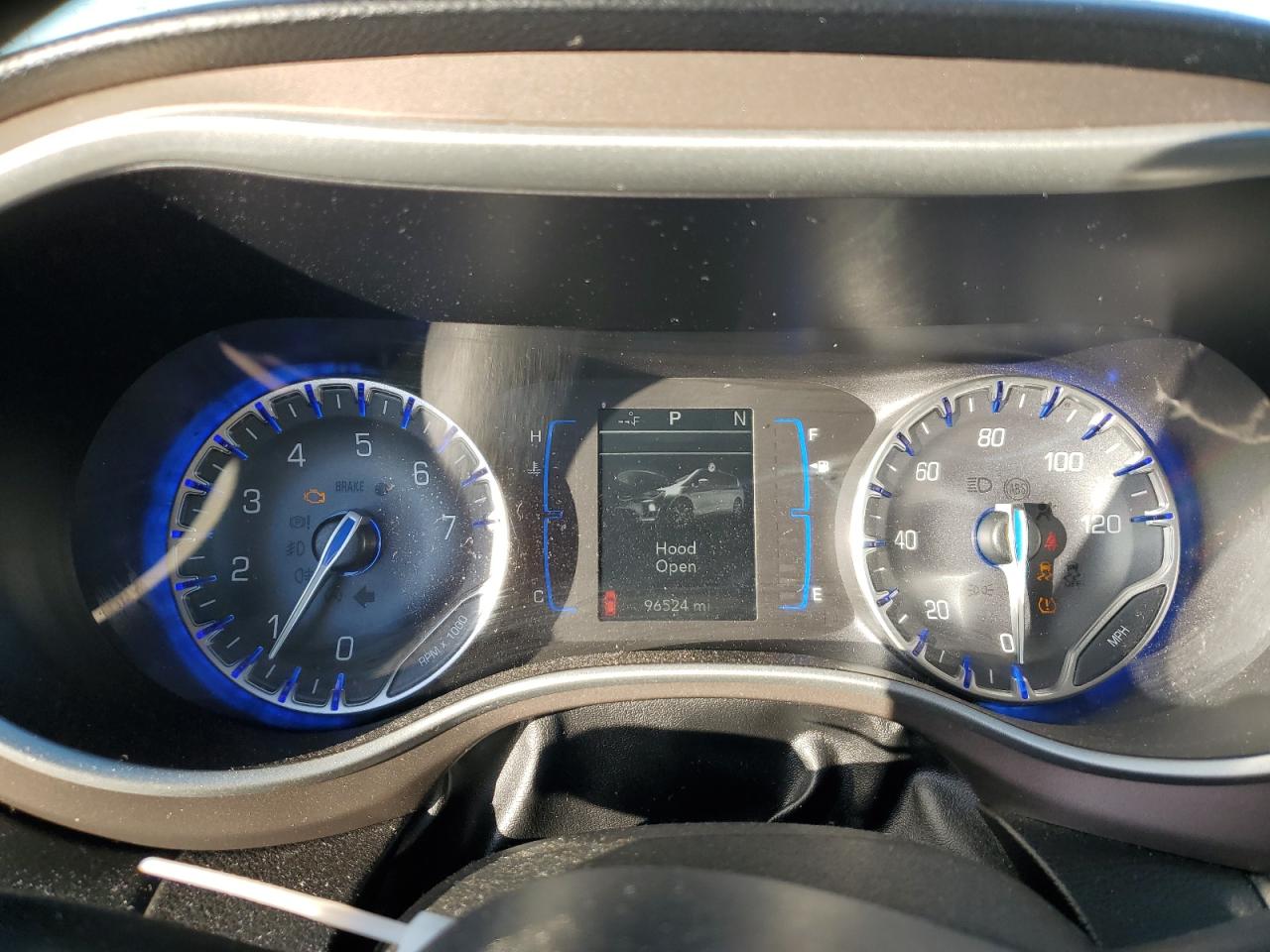 2017 Chrysler Pacifica - Image 9