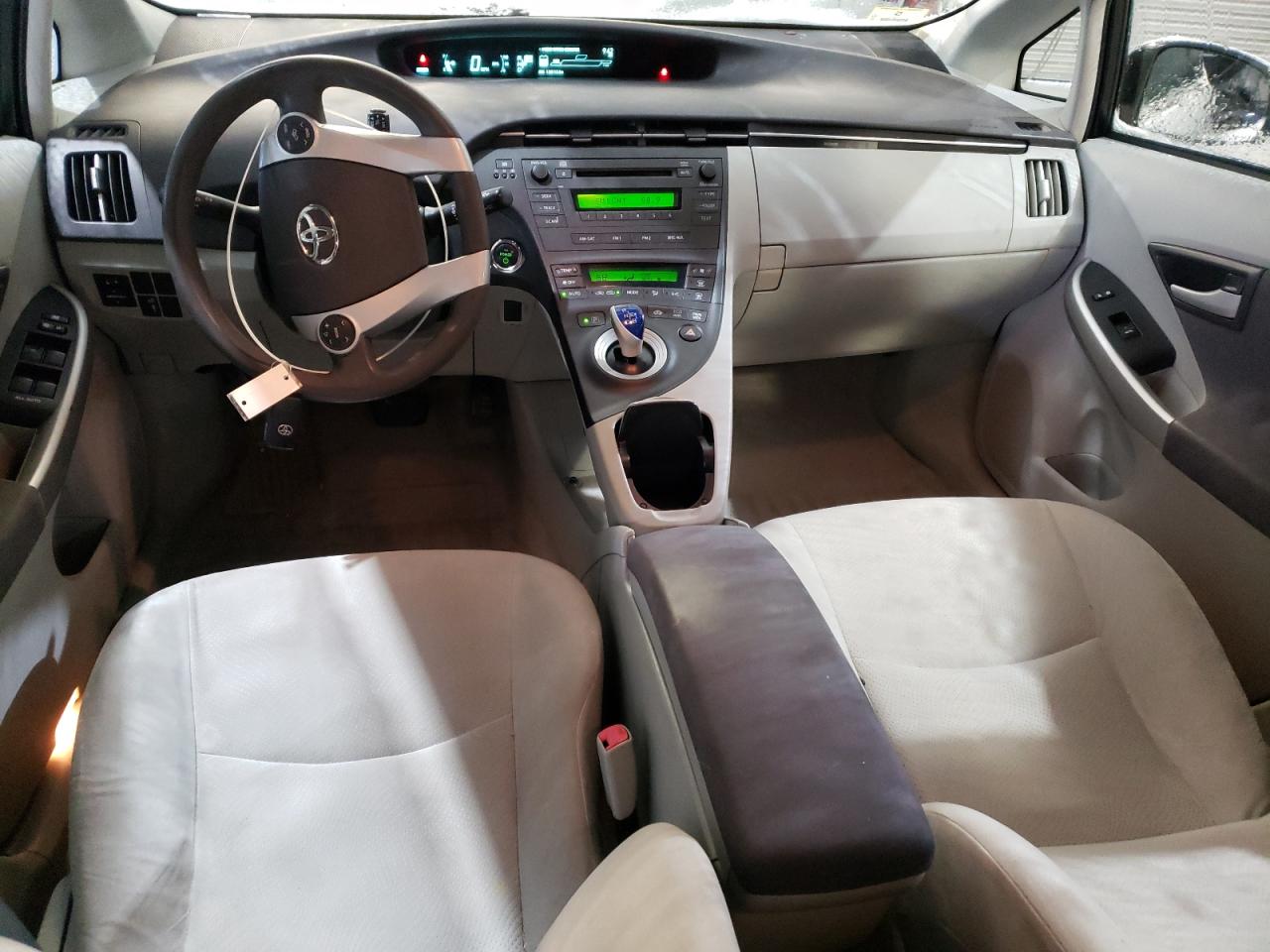 2010 Toyota Prius - Image 8