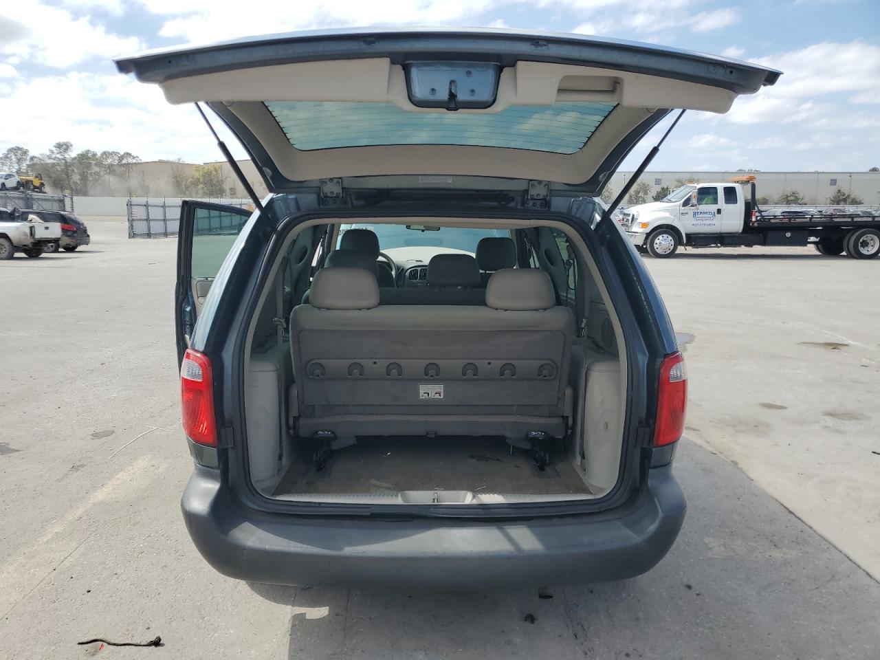 2007 Dodge Caravan - Image 6