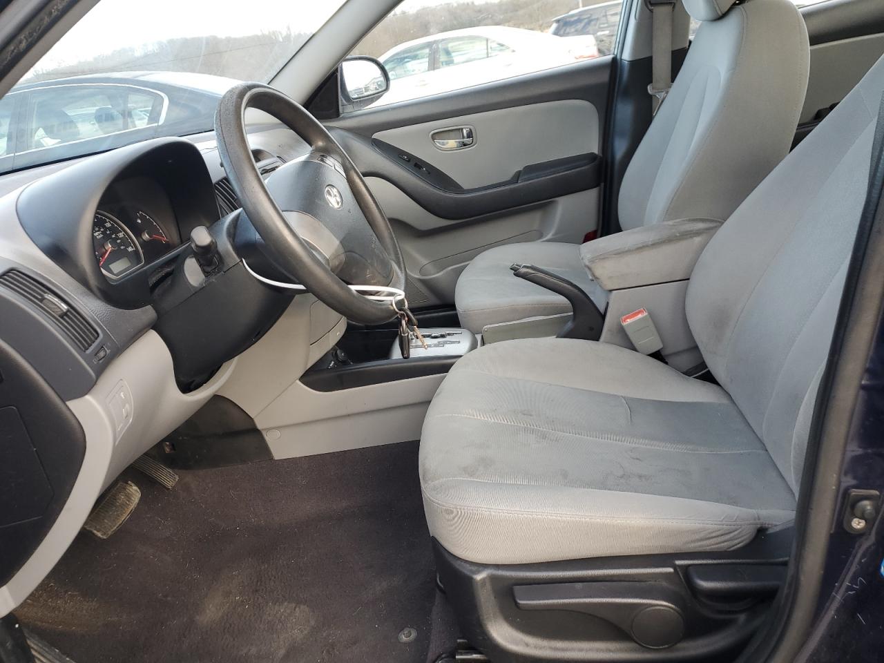 2010 Hyundai Elantra - Image 7
