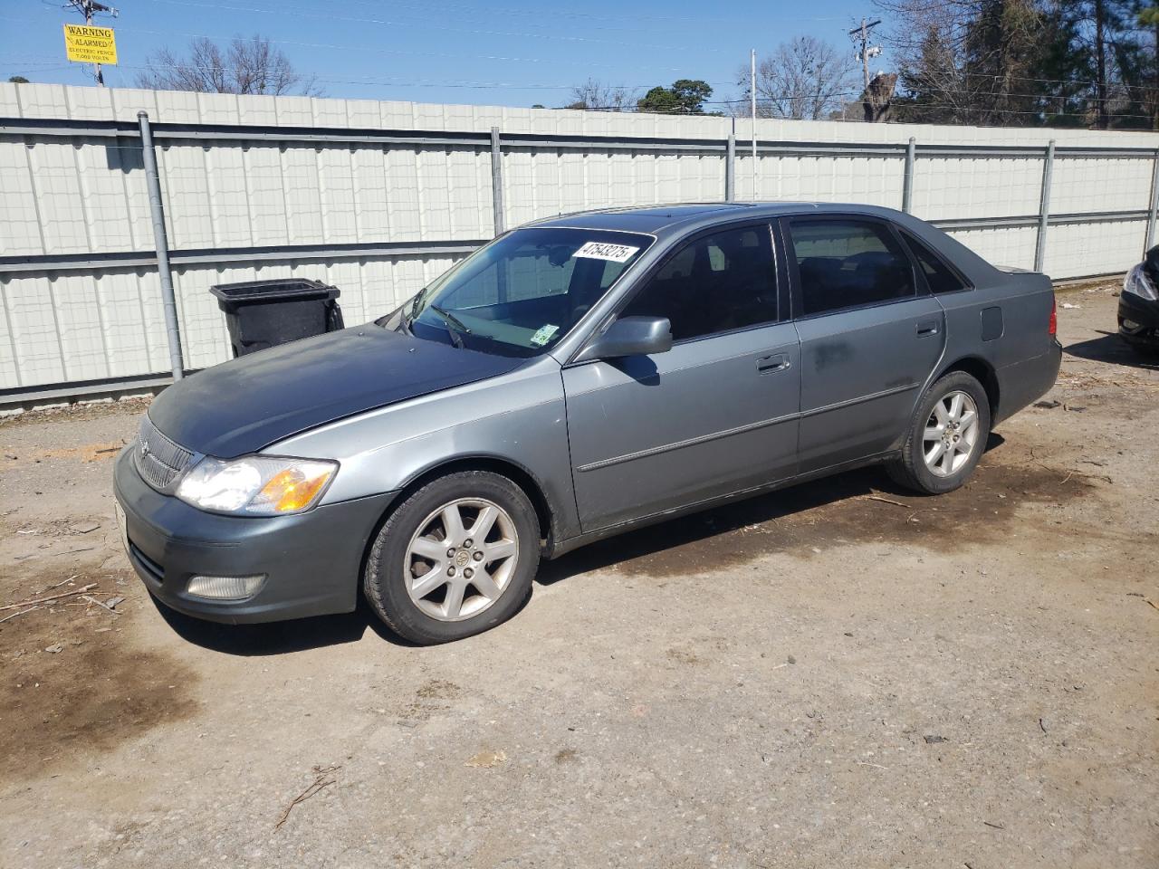 2001 Toyota Avalon - Image 1