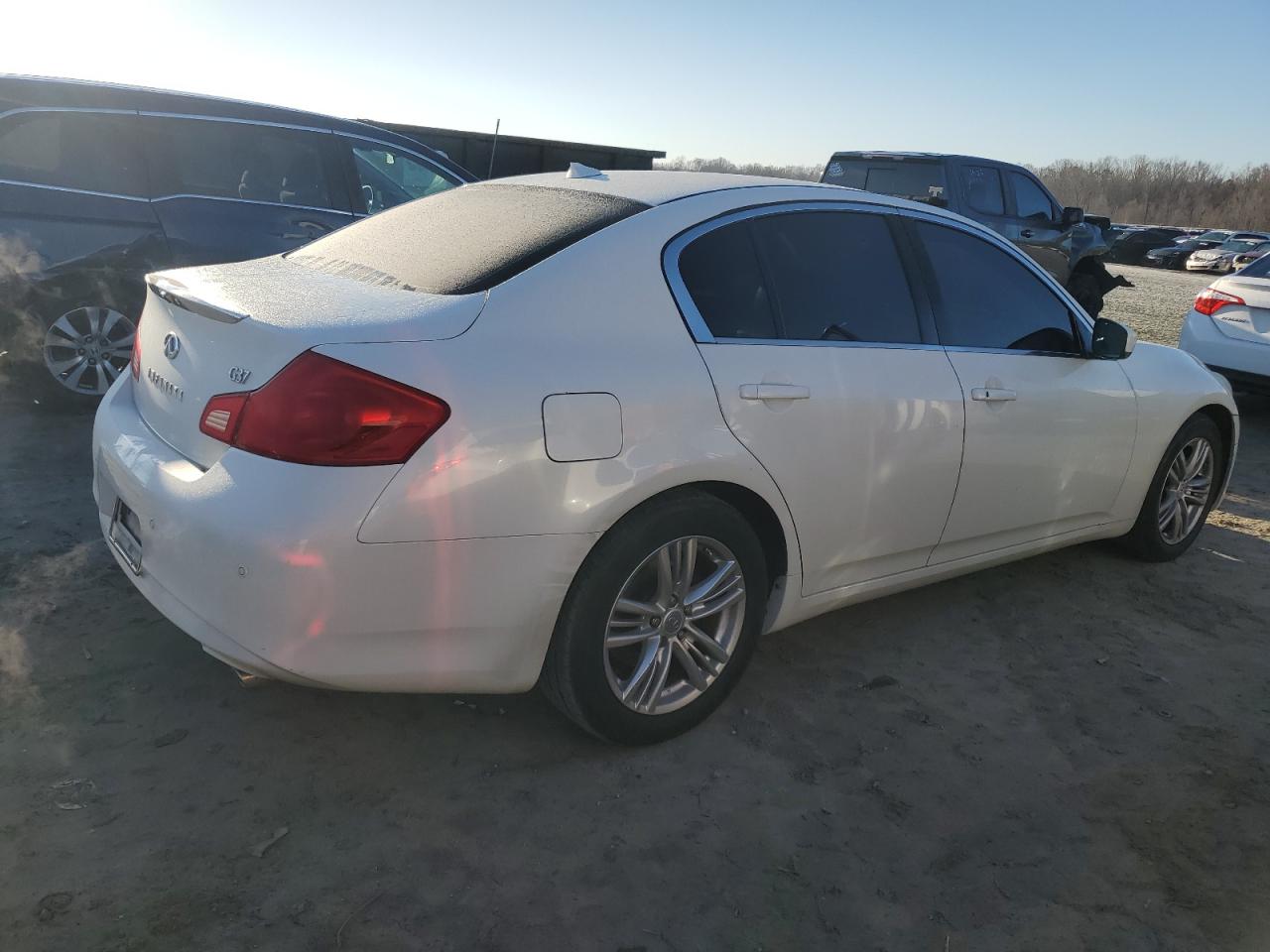 2010 Infiniti G - Image 3