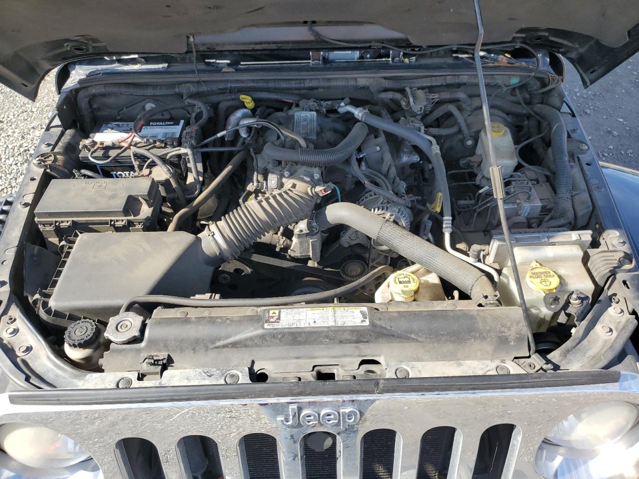 2011 Jeep Wrangler - Image 11