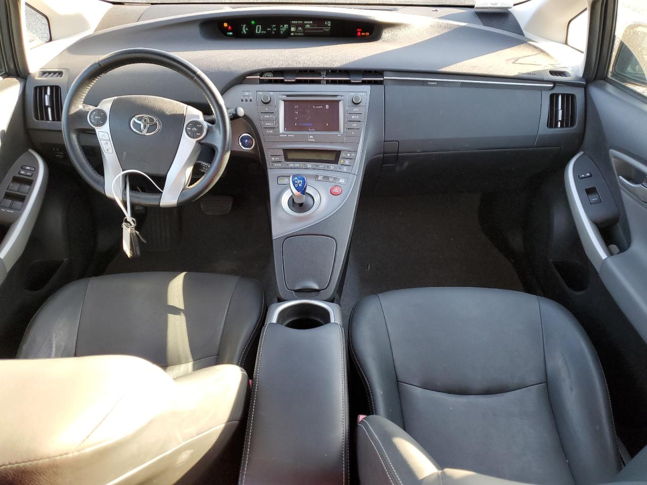 2013 Toyota Prius - Image 8
