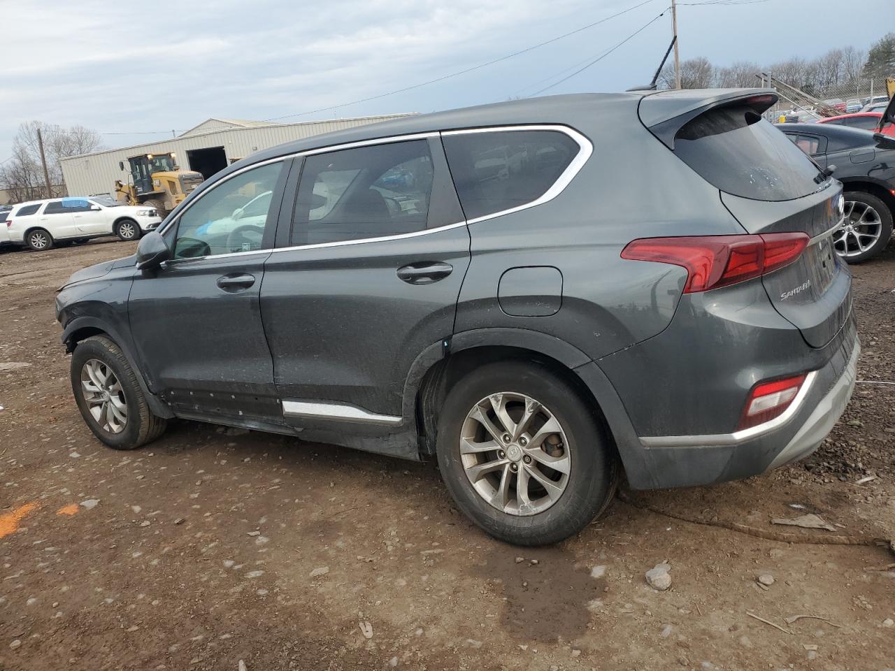 2019 Hyundai Santa Fe - Image 2