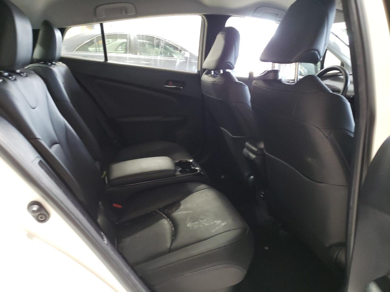 2018 Toyota Prius - Image 10