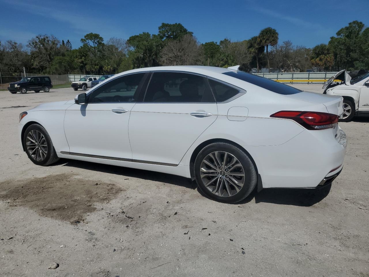 2016 Hyundai Genesis - Image 2
