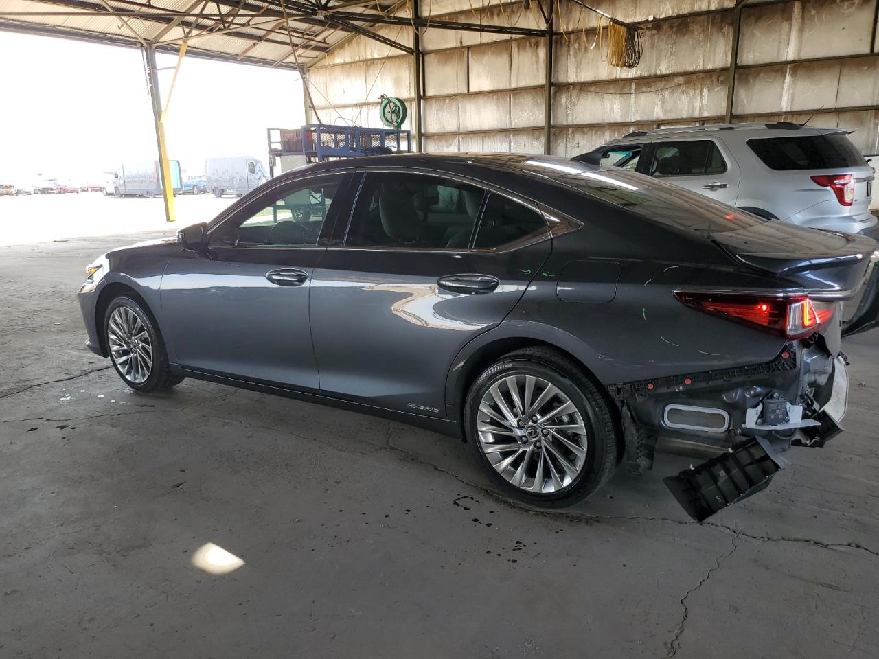 2022 Lexus ES - Image 2