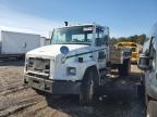 2000 Freightliner Medium Conventional Fl70 for Sale in Brookhaven, NY - Minor Dent/Scratches