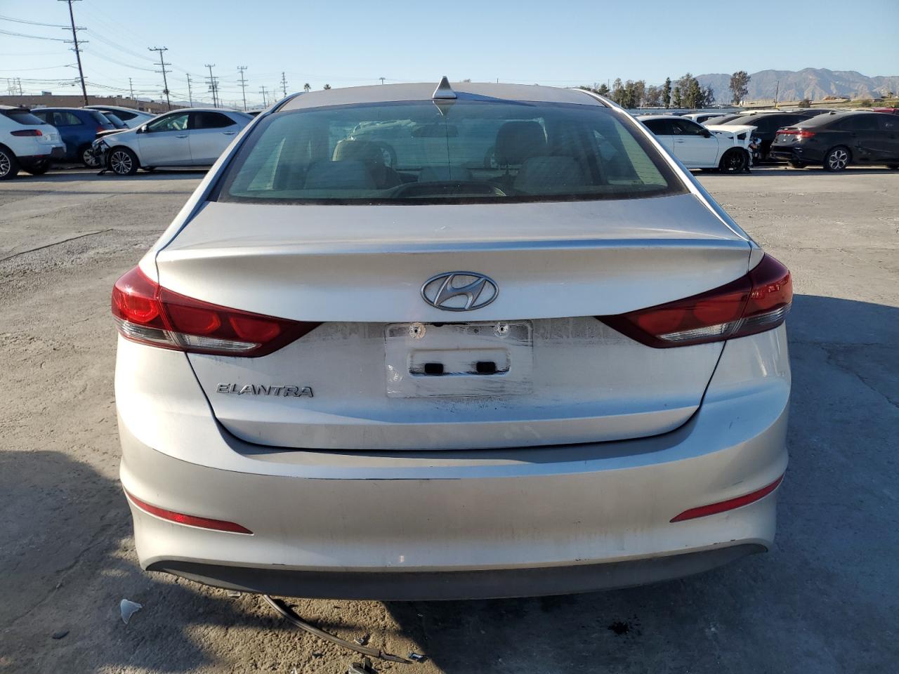 2017 Hyundai Elantra - Image 6