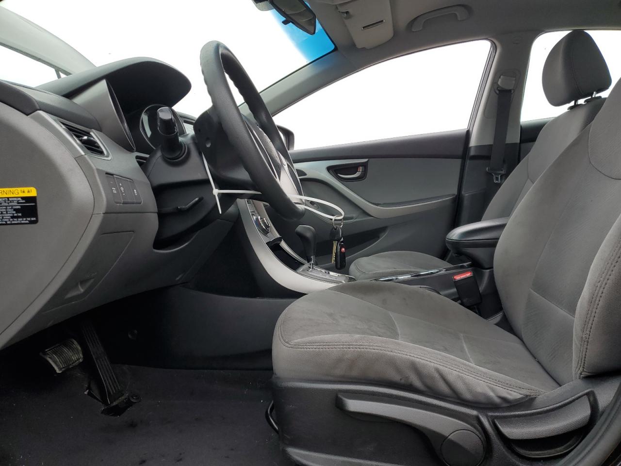 2013 Hyundai Elantra - Image 7