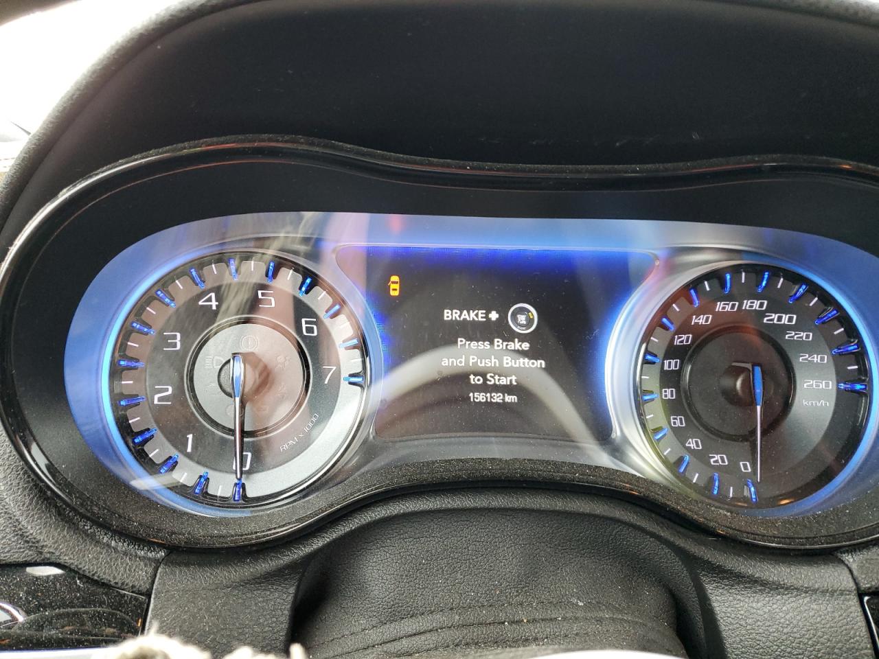 2017 Chrysler 300 - Image 9