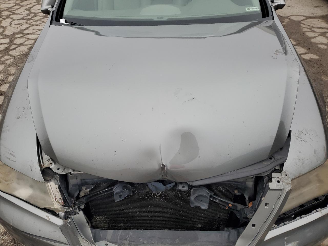 2010 Acura RL - Image 12