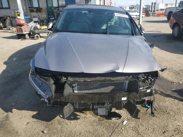  HYUNDAI ELANTRA 2024 Сріблястий