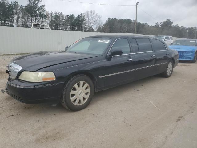 2003 Lincoln Town Car Executive