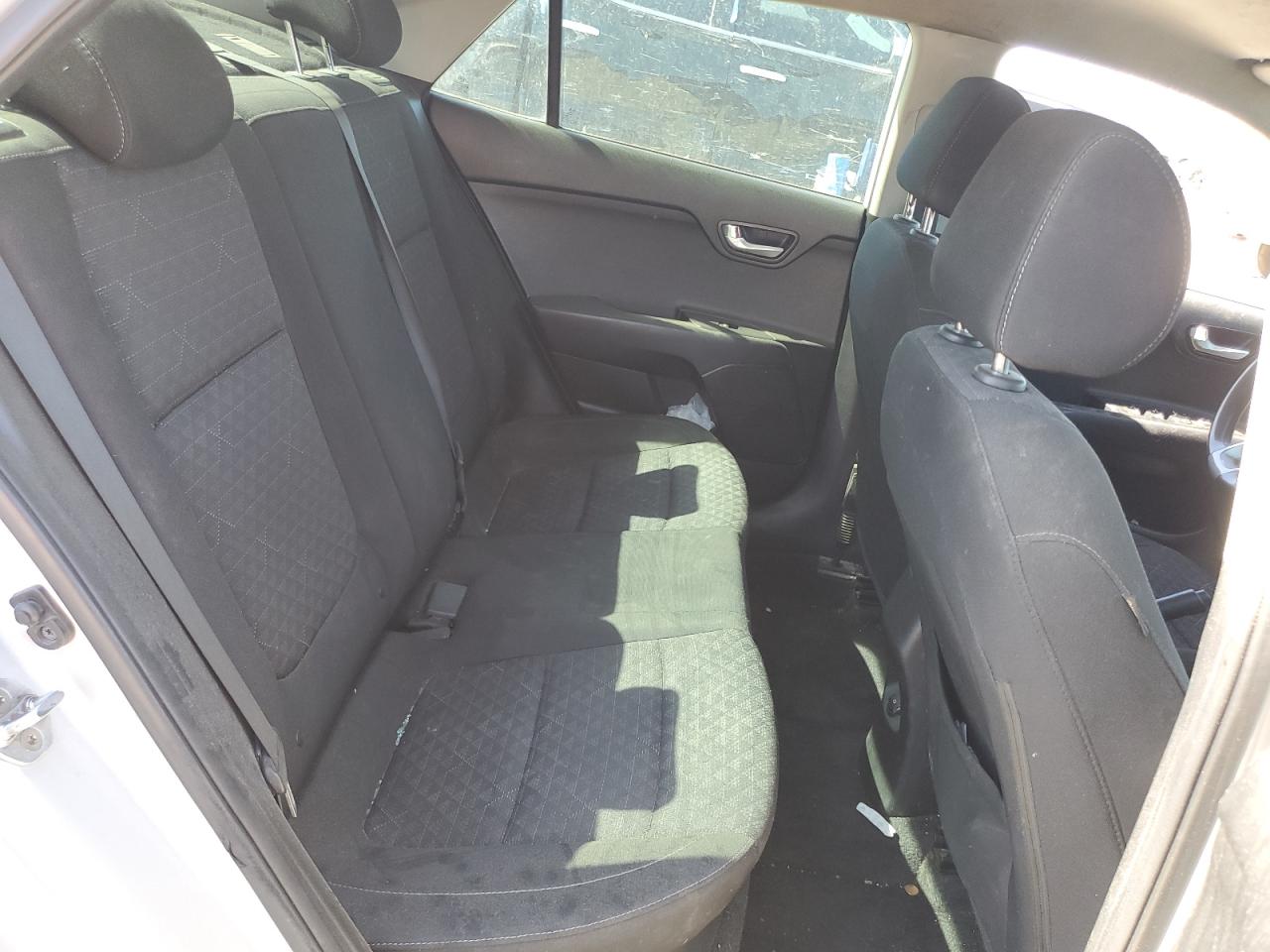 2019 Kia Rio - Image 10