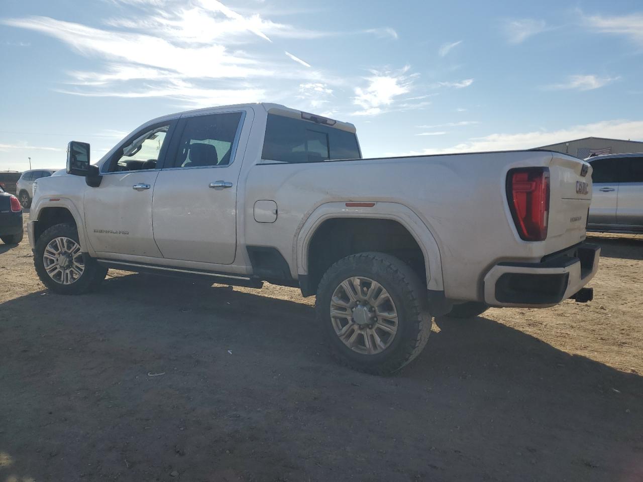 2022 GMC Sierra - Image 2