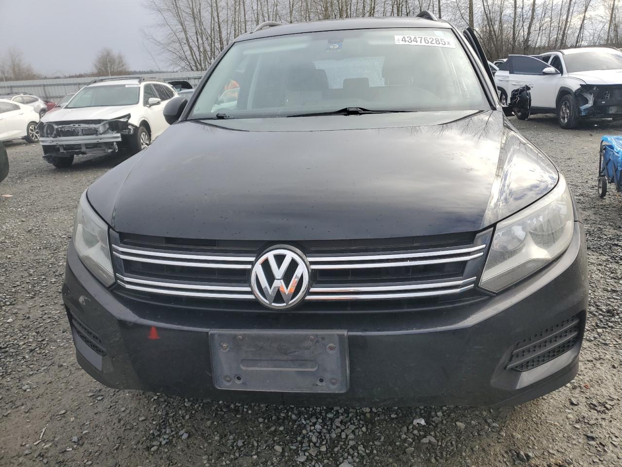 2017 Volkswagen Tiguan - Image 5