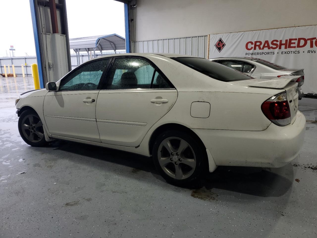 2005 Toyota Camry - Image 2