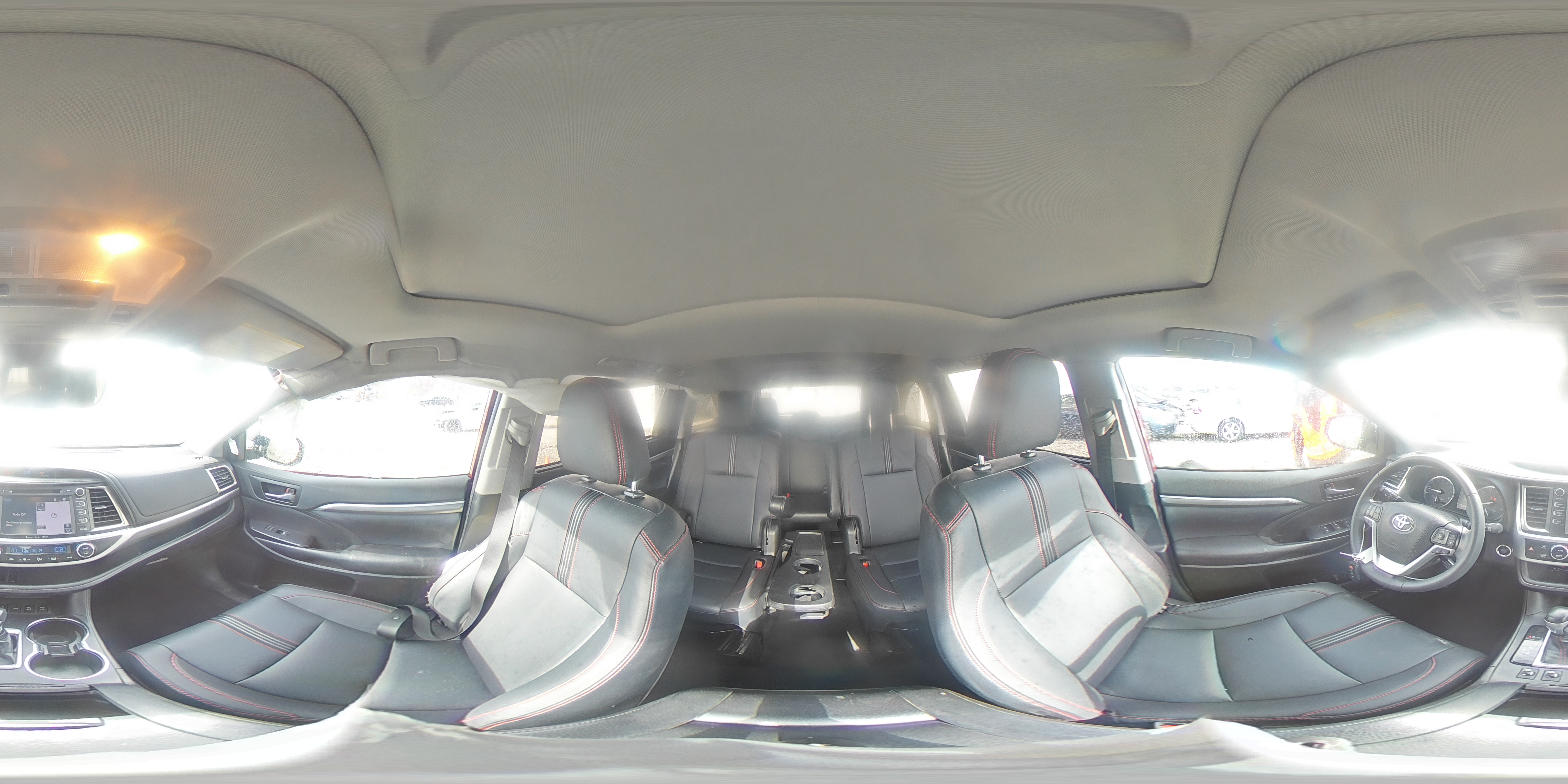 2019 Toyota Highlander - Image 15
